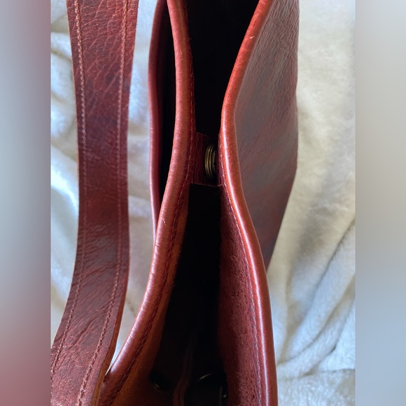 Go Forth Goods Redwood Bison Small Julianne - Picture 9 of 13